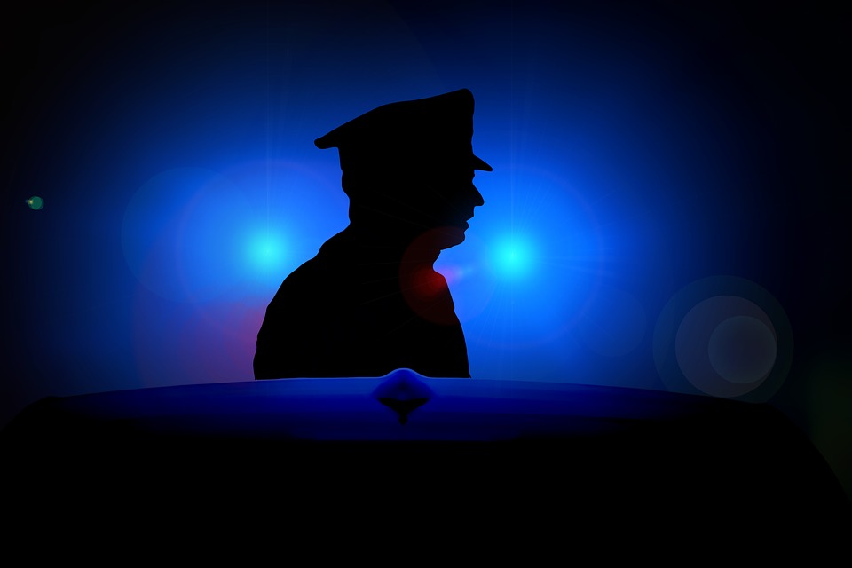 blue-light-1675686_960_720 logo-sin-fondo